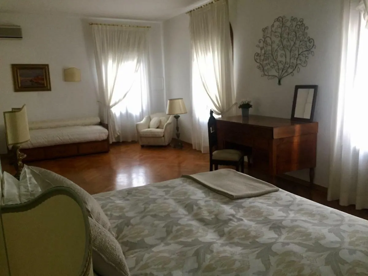 Casa Lunia Guesthouse Mestre