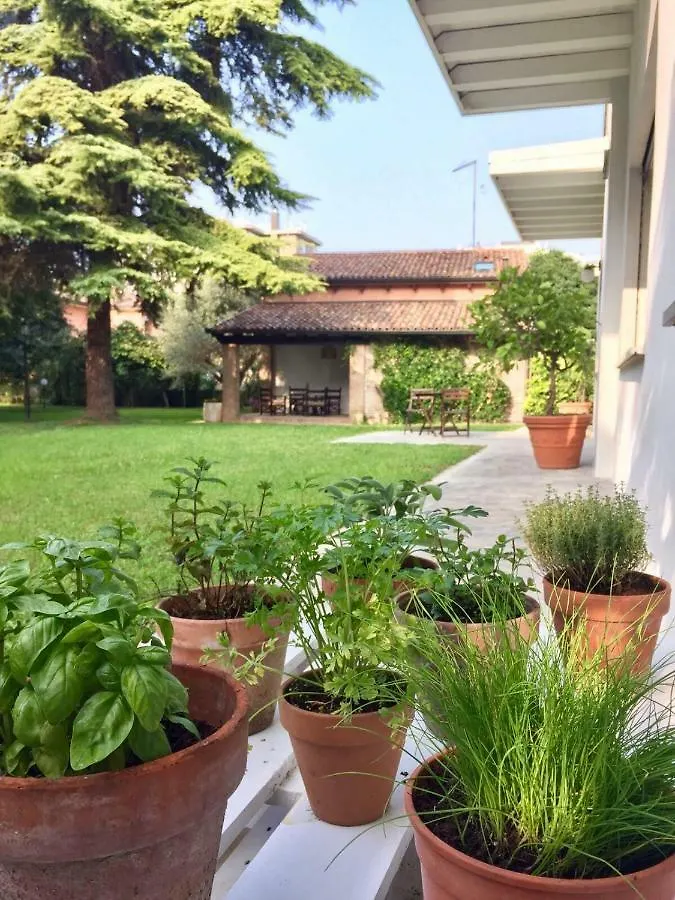 Casa Lunia Guesthouse Mestre 0*,